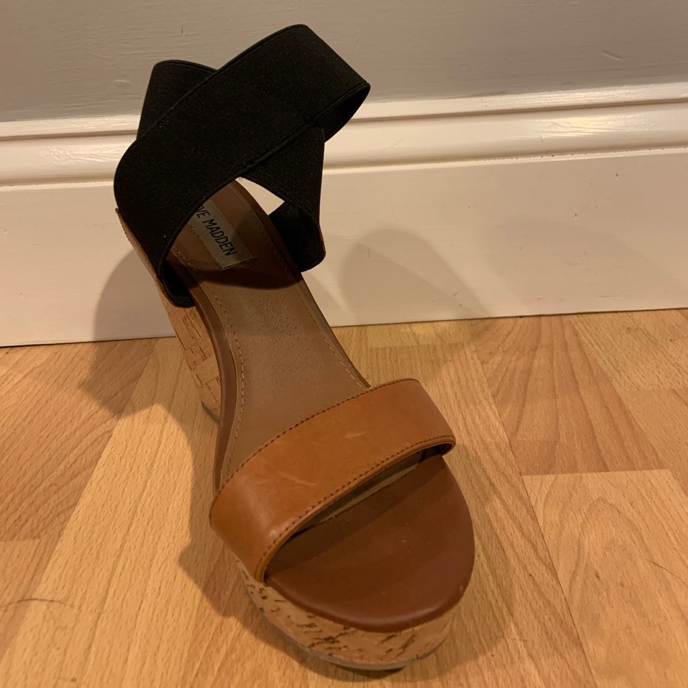 Steve Madden wedges tan and black